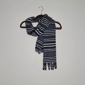 🧣($10 bundle)Softest striped scarf!!
